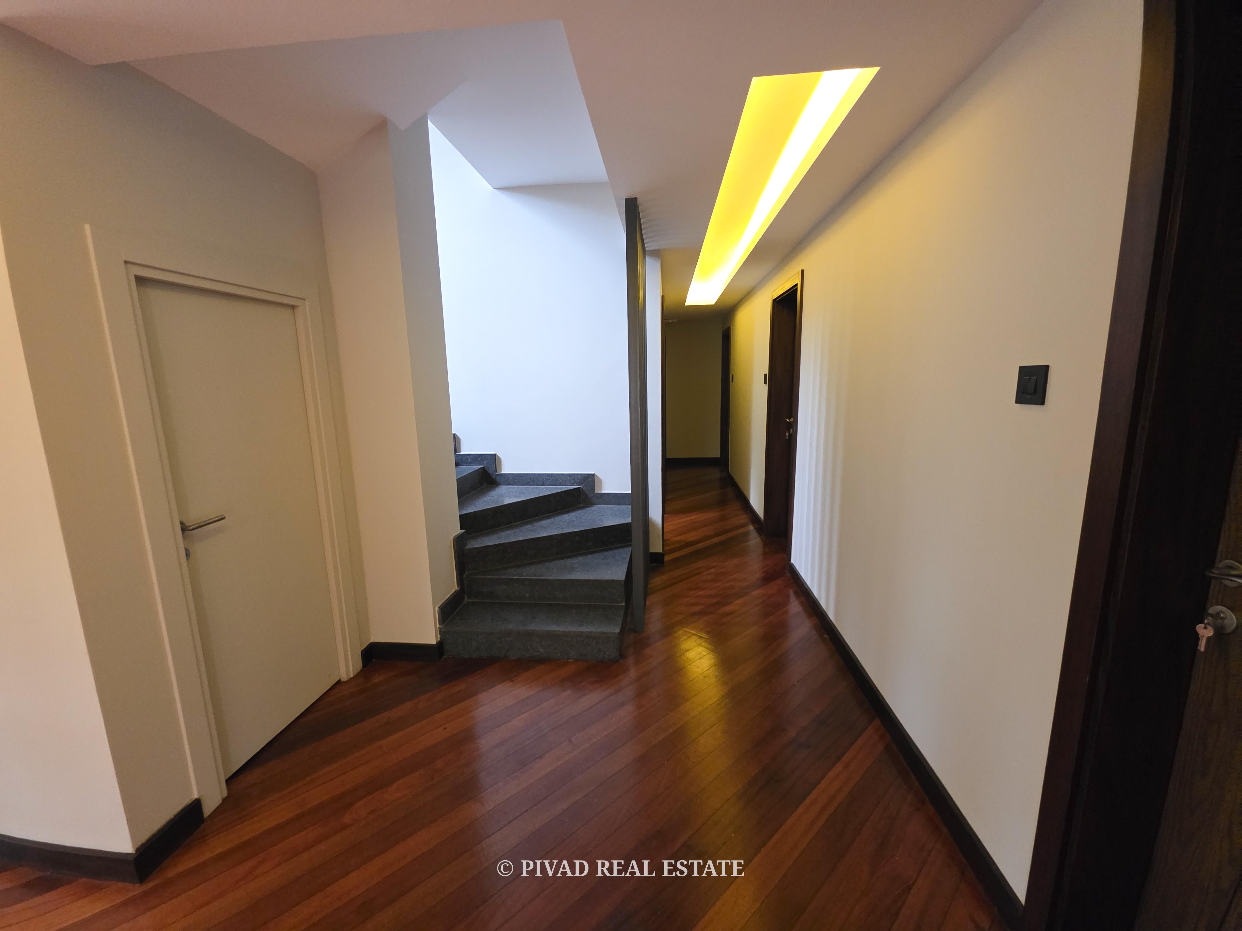 A modern 5 bedroom house available for rent in Runda