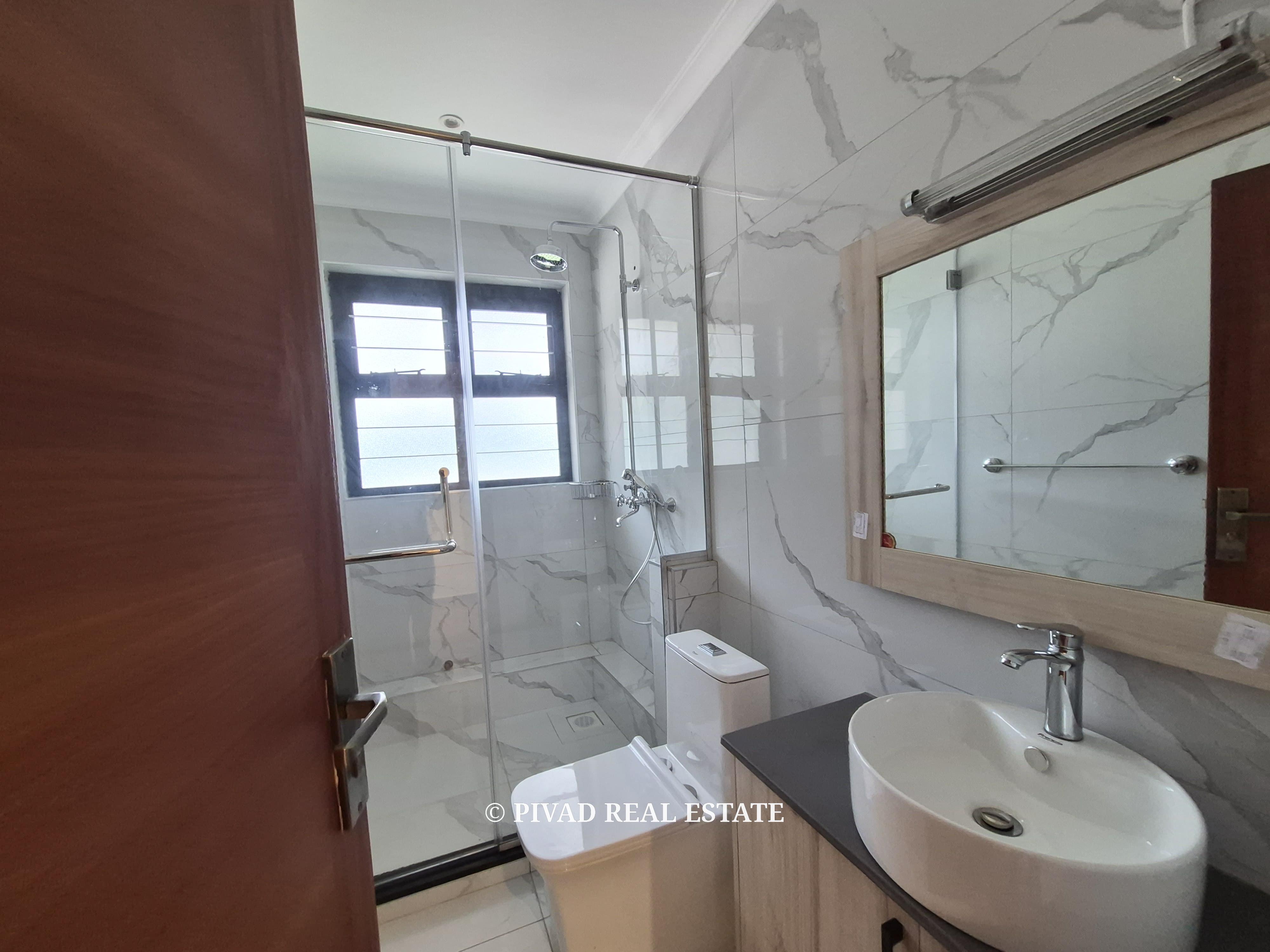 5 Bedroom House For Sale in Runda