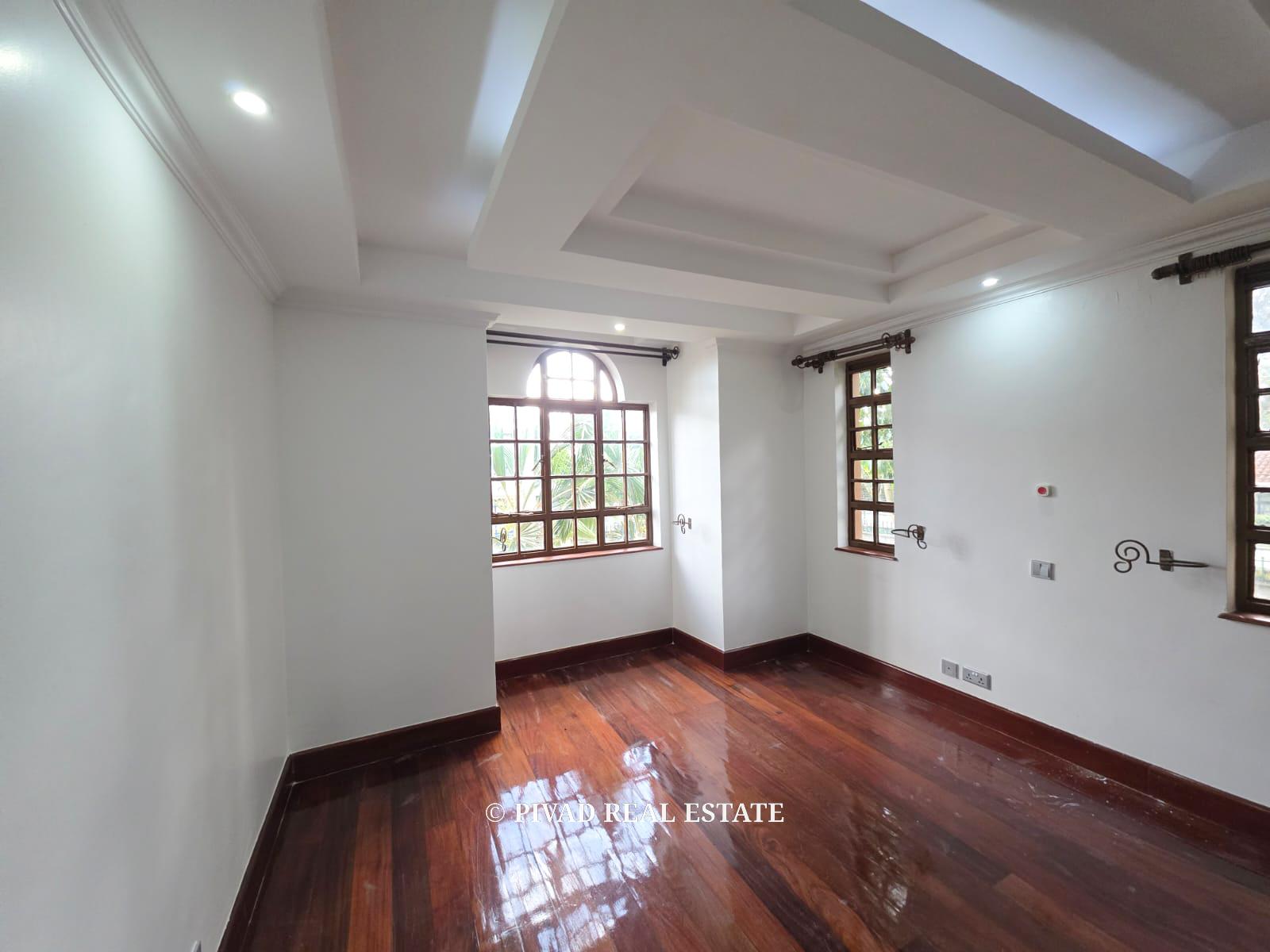 6 Bedroom House Available For Sale in Runda