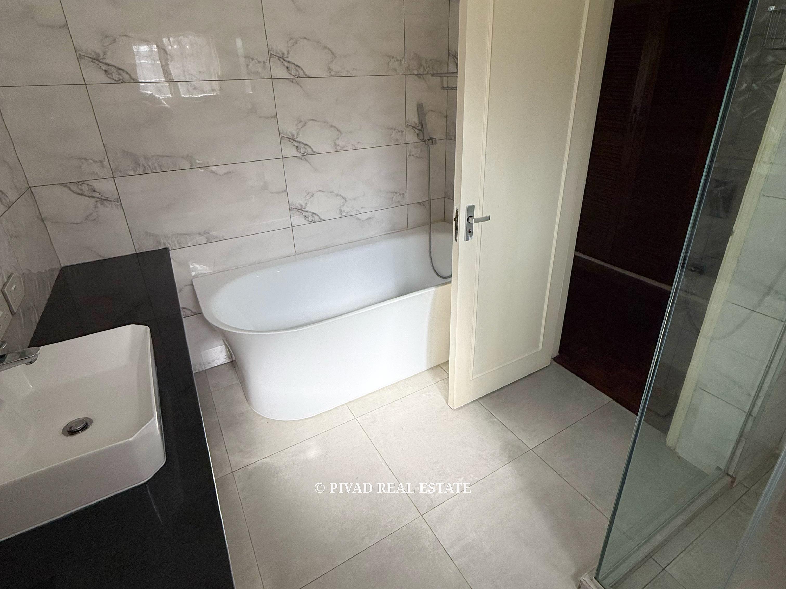 4 bedroom House available for sale in Hillview Estate