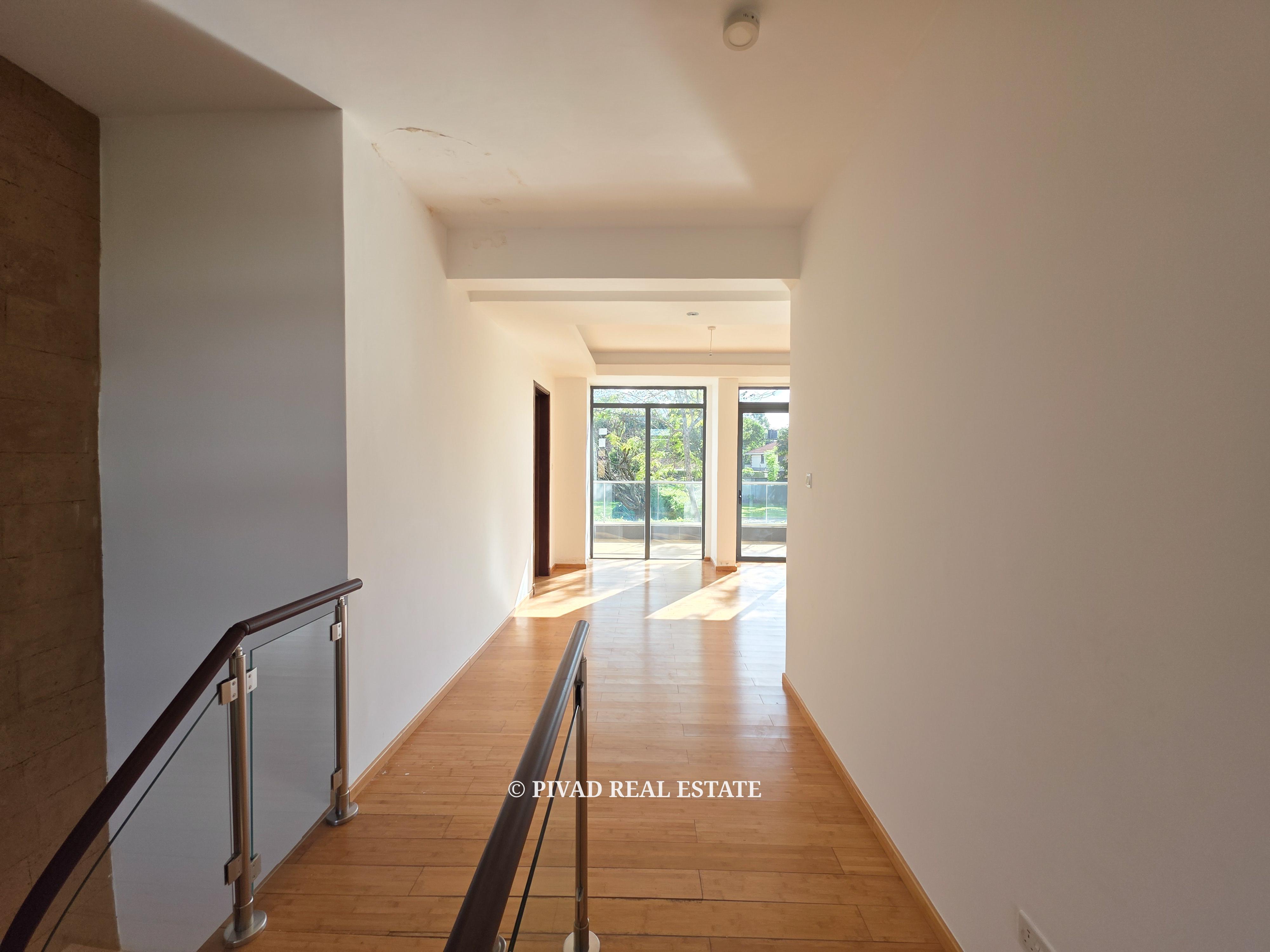4 Bedroom Townhouse Available For Resale in Garden Estate