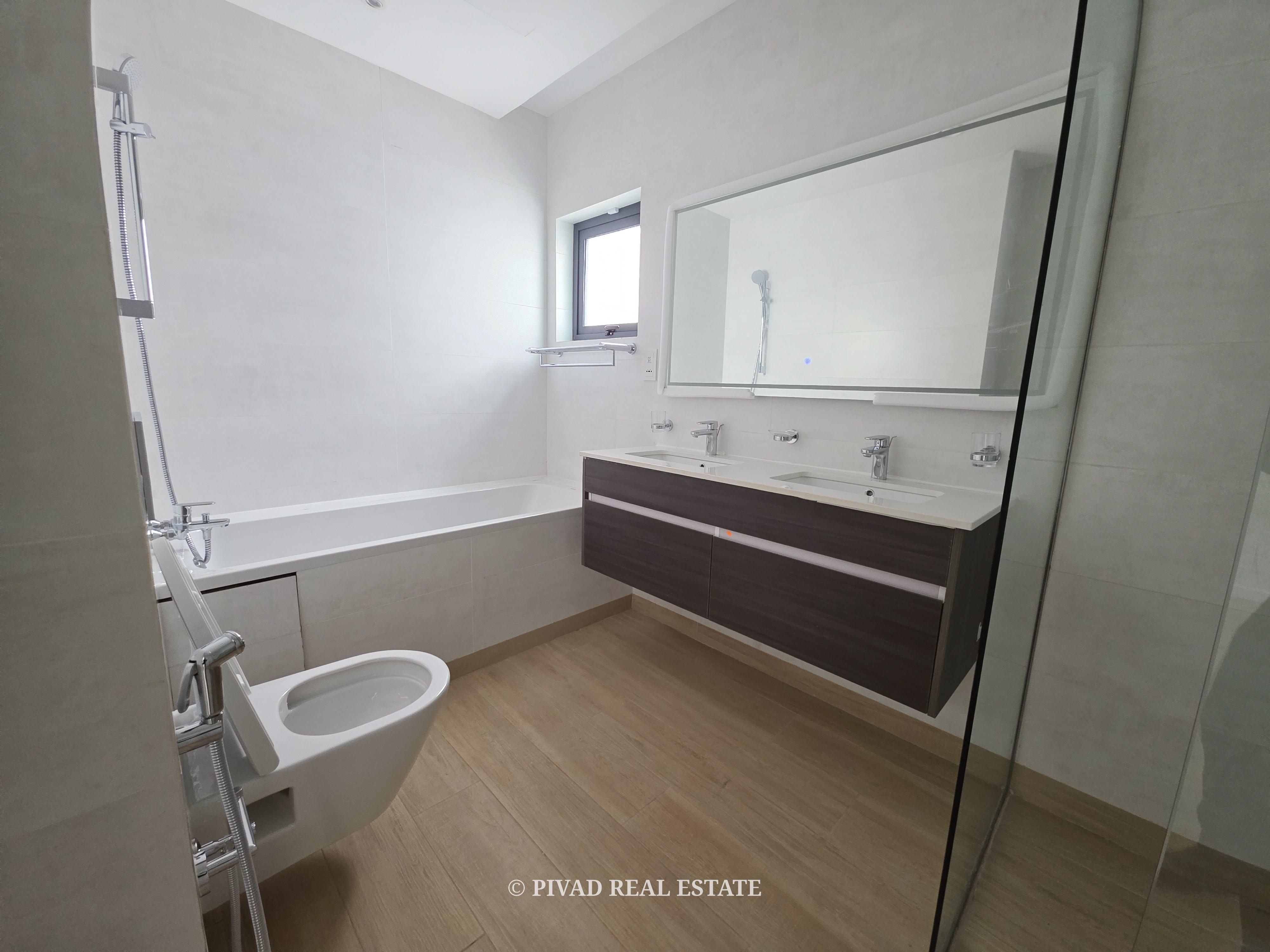 Modern and newly 5 Bedroom House for sale in Kyuna