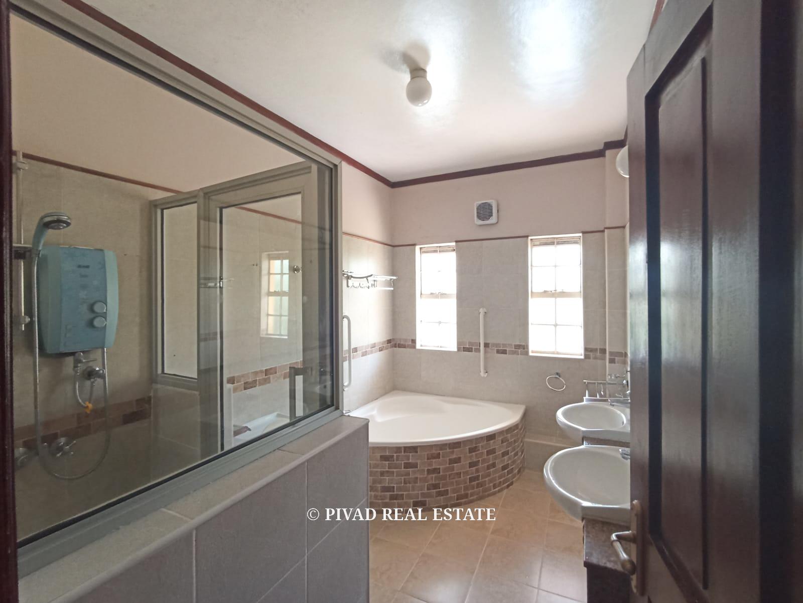 5 bedroom House for Sale in lower Kabete, Westlands.