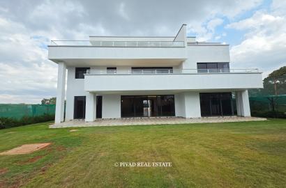 Newly built 5 Bedroom House available for Sale in Tatu City