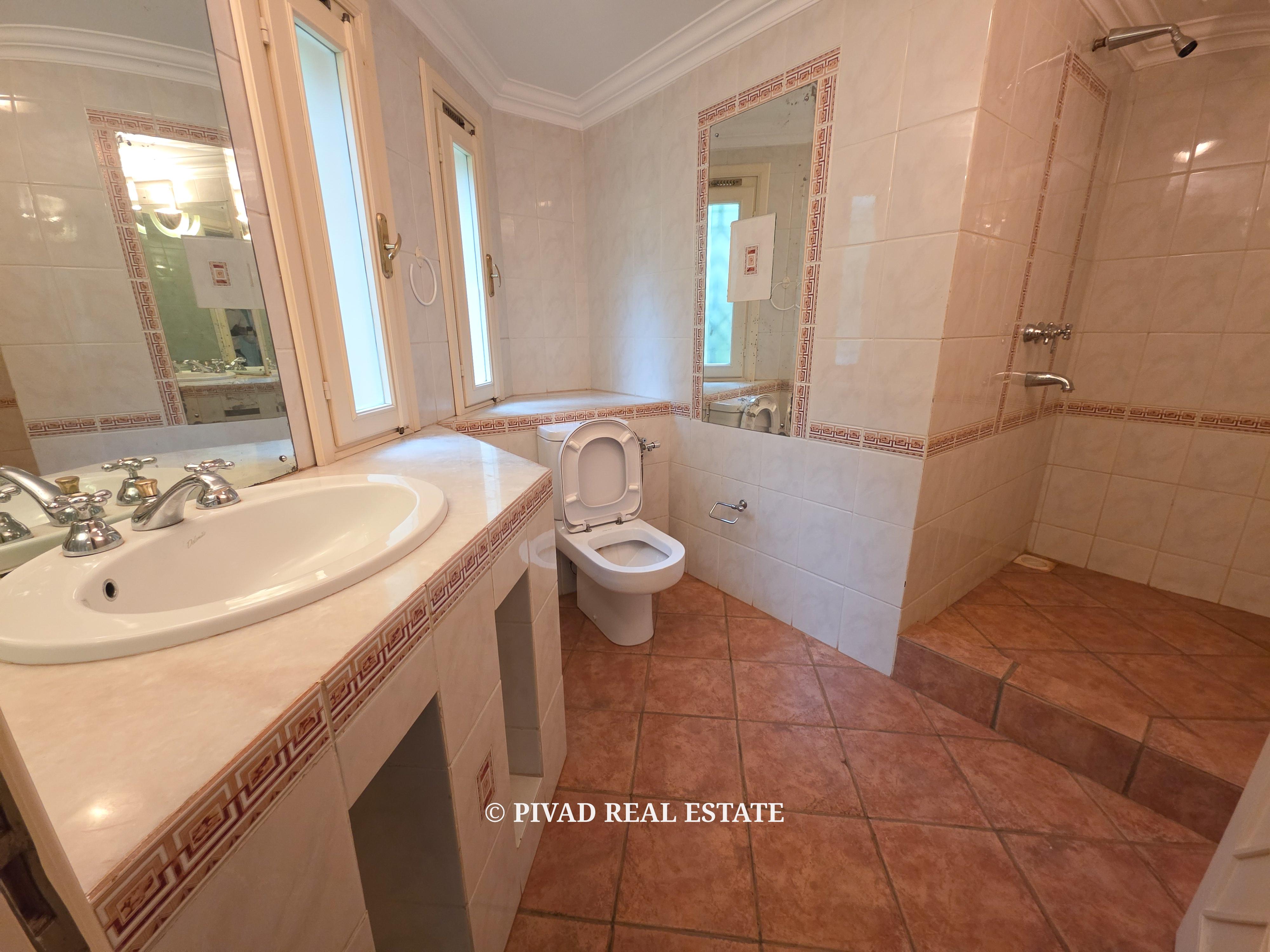 5 Bedroom House available for Sale in old Muthaiga
