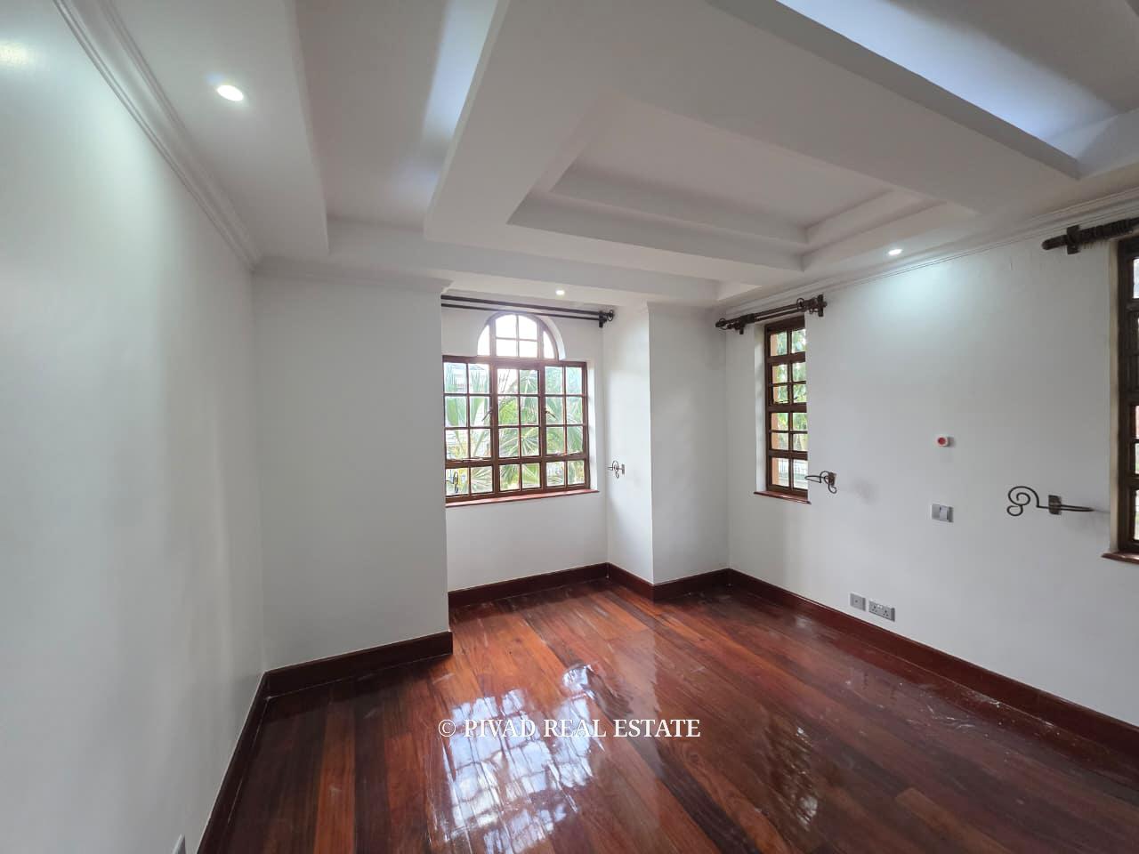 6 Bedroom House Available For Sale in Runda