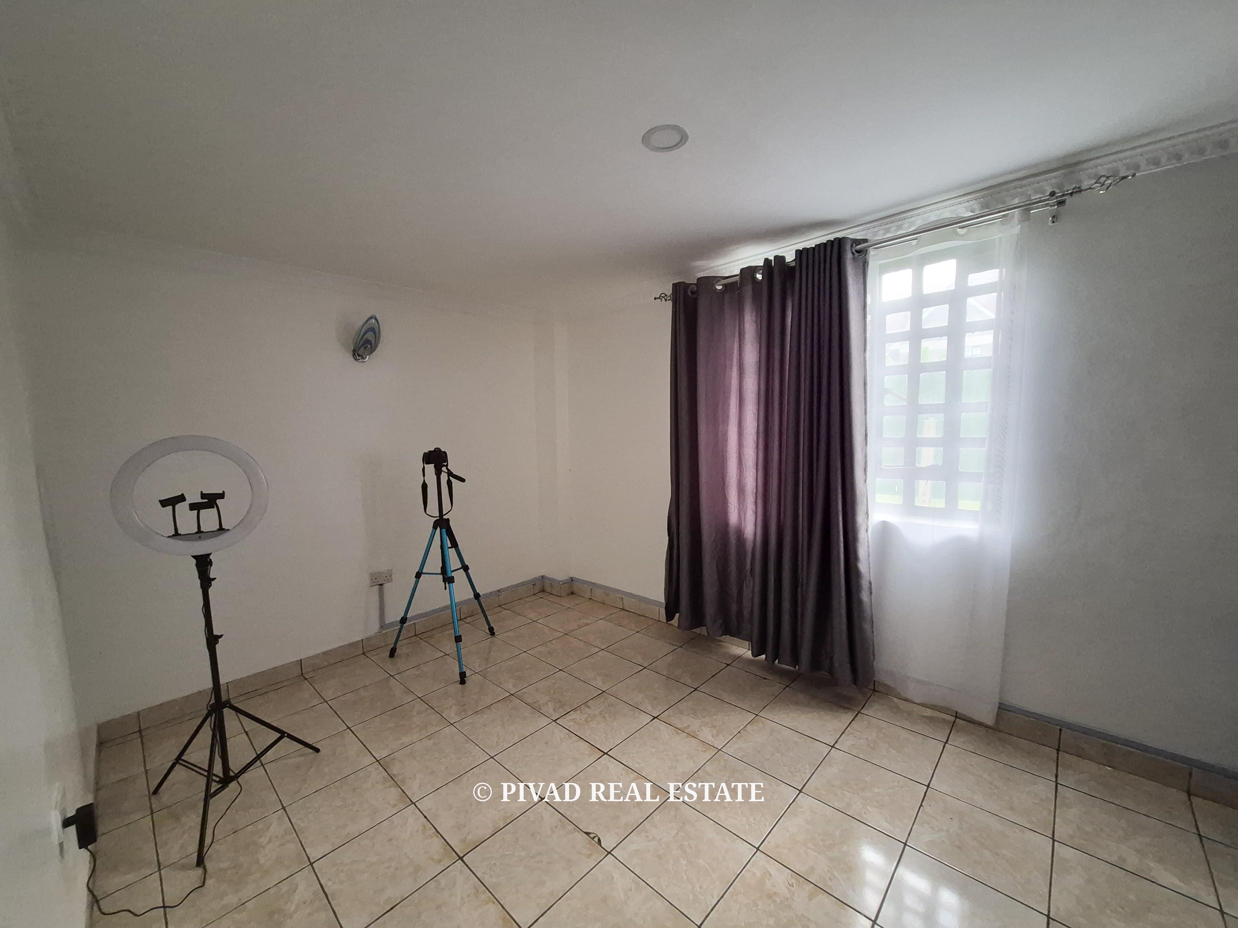 6 Bedroom House available for Sale in Garden Estate