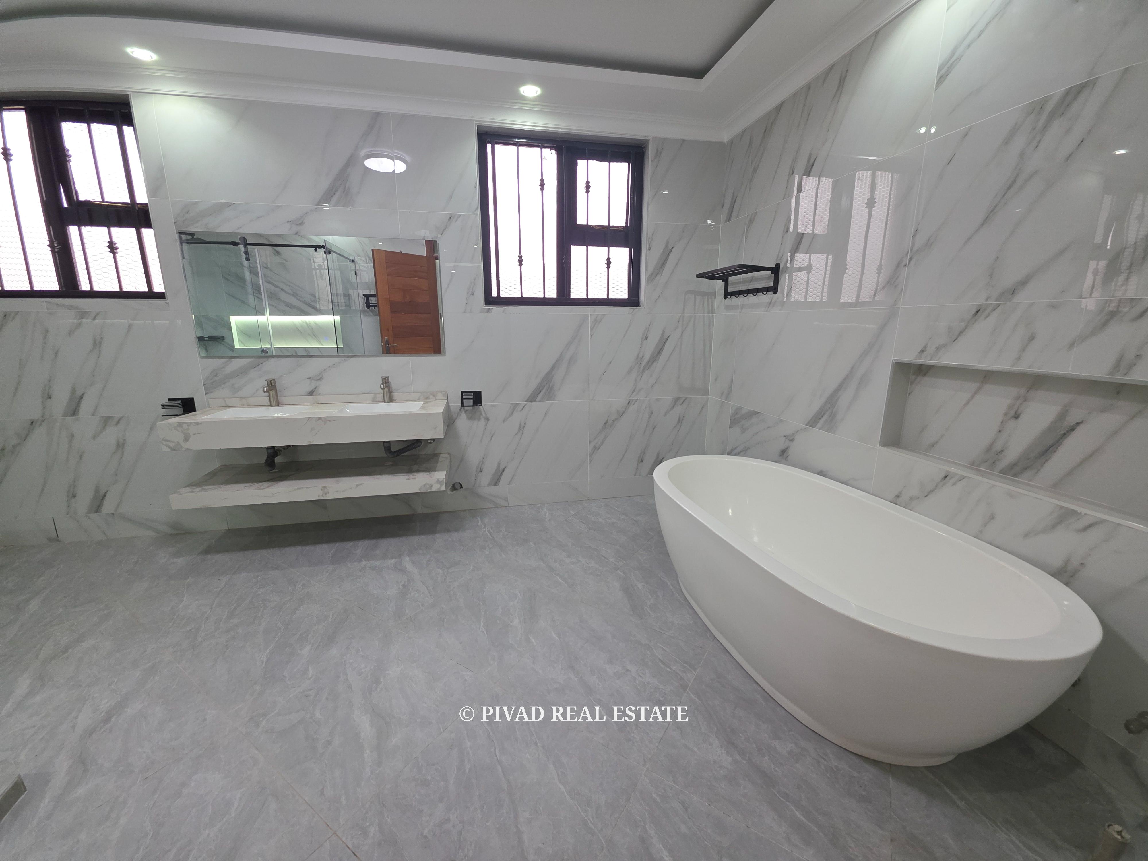 Modern 5 Bedroom Home Available For Sale in New Runda