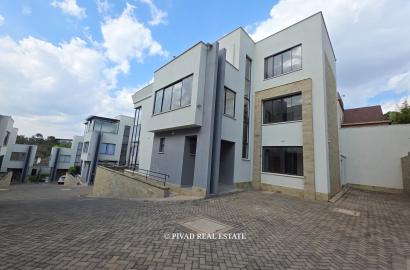 5 Bedroom Townhouse For Sale in Lavington