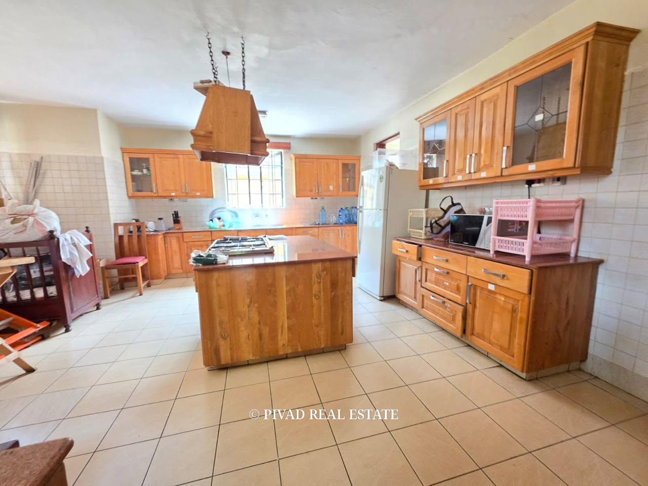 6-Bedroom House for Sale in Gigiri