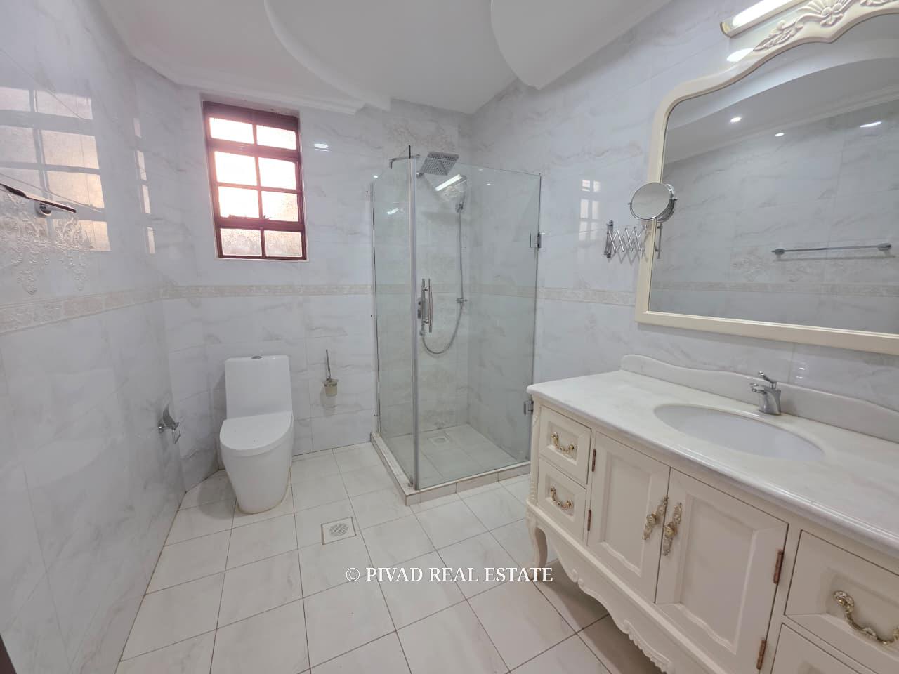 5 Bedroom House Available For Sale in Runda Eliud Mathu