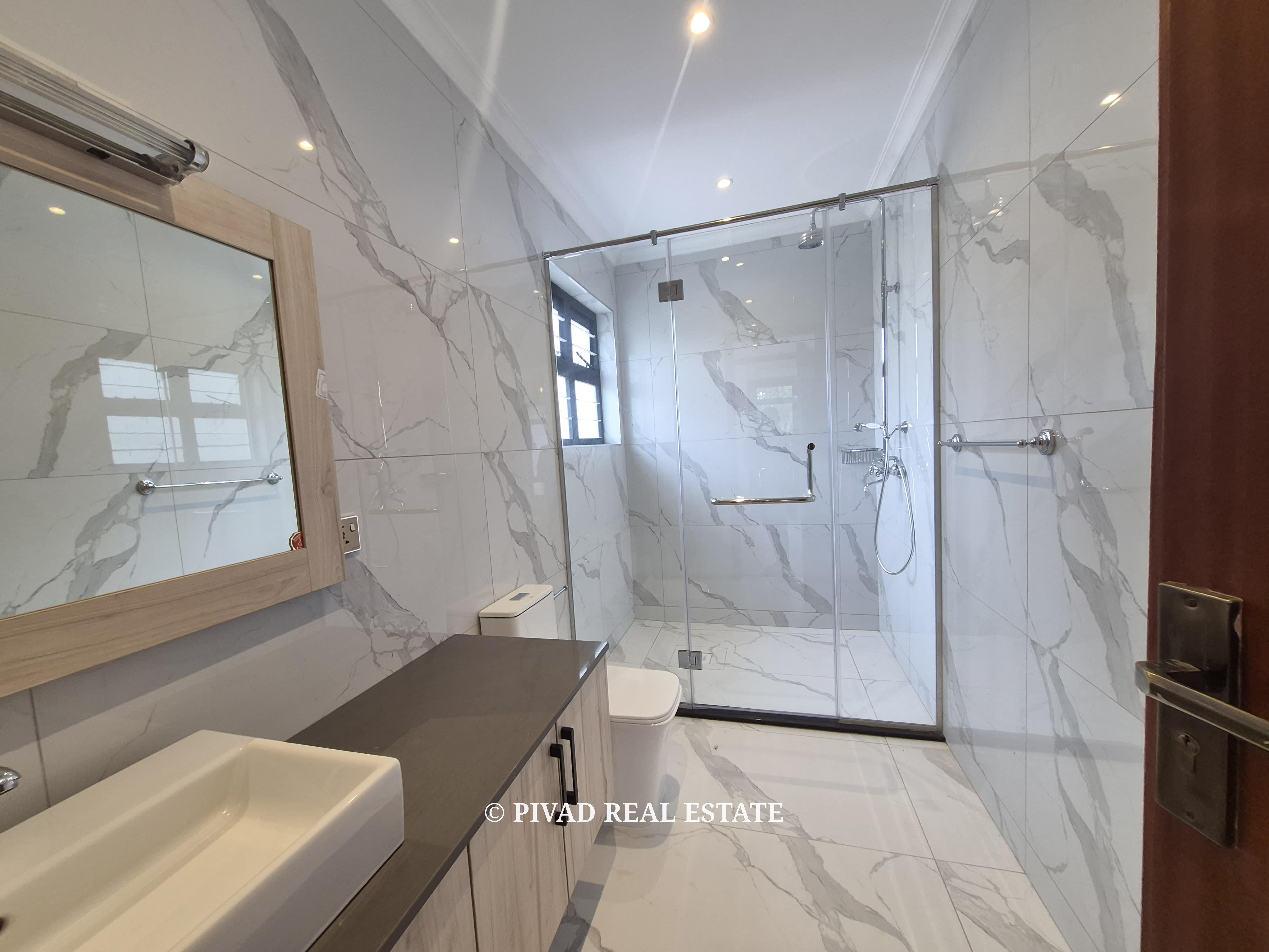 5 Bedroom House For Sale in Runda