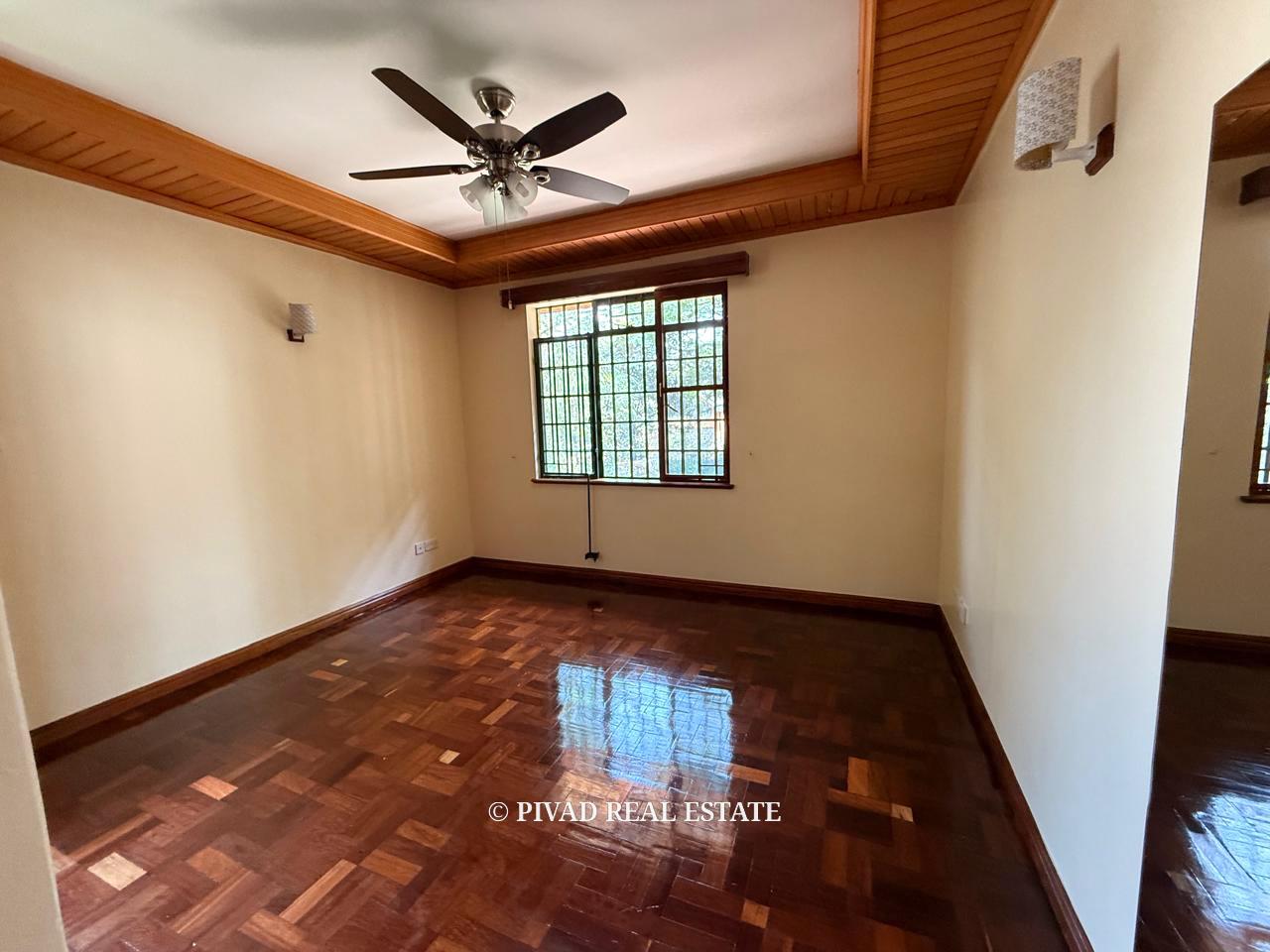 6 bedroom House Available for Sale in Nyari Estate.